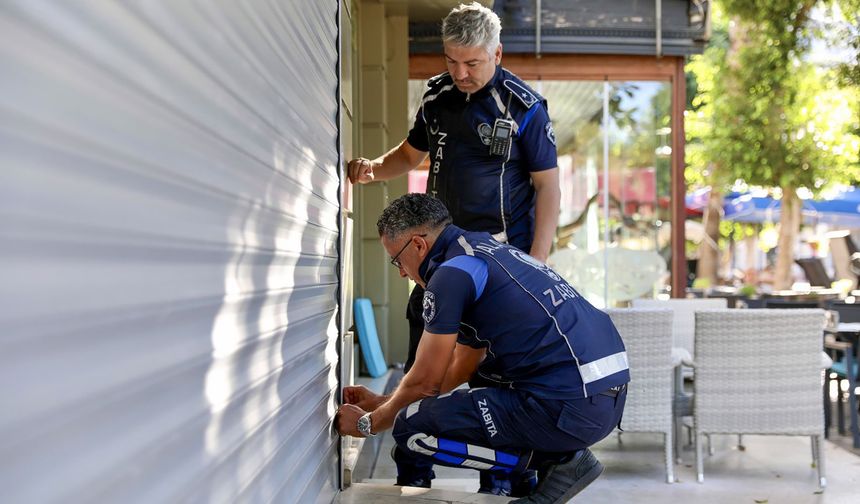 Alanya’da son kullanma tarihi geçmiş marketler mühürlendi