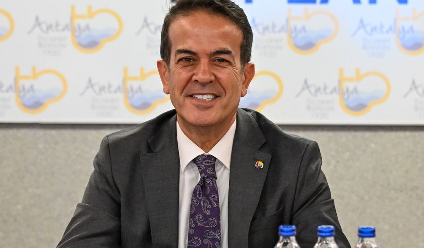 Antalya’da kesme çiçek sektörü masaya yatırıldı