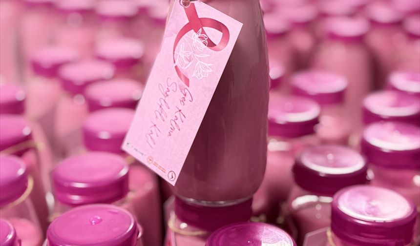 Antalya’da pembe içecek etkinliğiyle meme kanserine dikkat çekildi