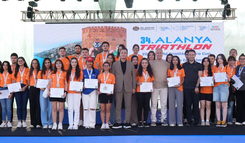 Alanya Triatlonu’nda 34 ülkeden 565 sporcu yarıştı