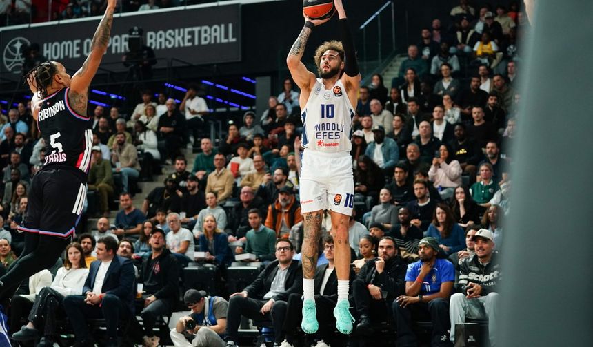 Anadolu Efes Paris'i deplasmanda mağlup etti
