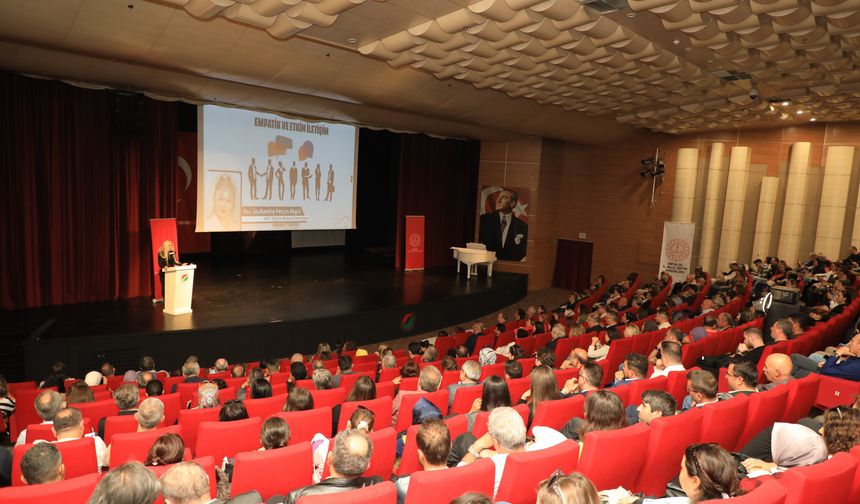 Antalya’da eğitimciler için empati temalı söyleşi