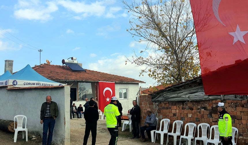 Şehit Astsubay İbbiği'nin ailesine Çorum Valisi Çalgan'dan taziye ziyareti