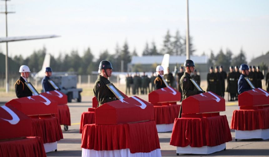 Şehit naaşları Ankara’da düzenlenen törenle uğurlandı