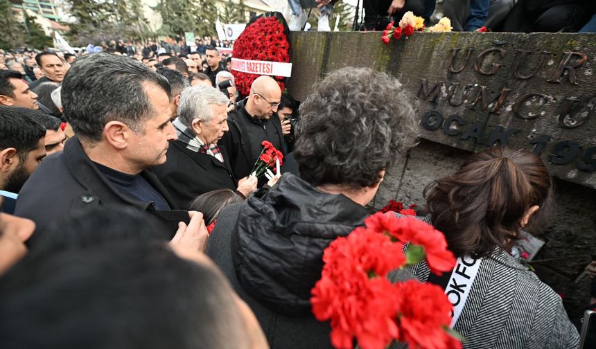 Gazeteci Uğur Mumcu, adının verildiği sokakta anıldı