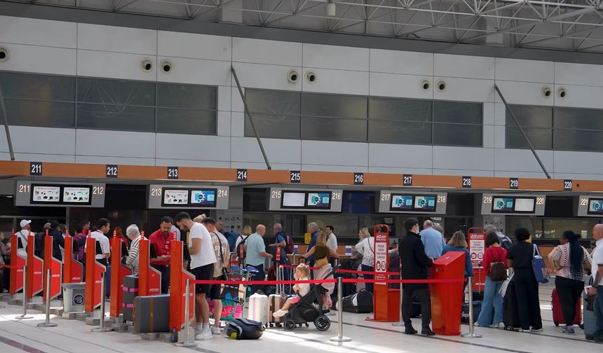 TÜİK: 2025’te turizm geliri 65,2 milyar dolara çıktı