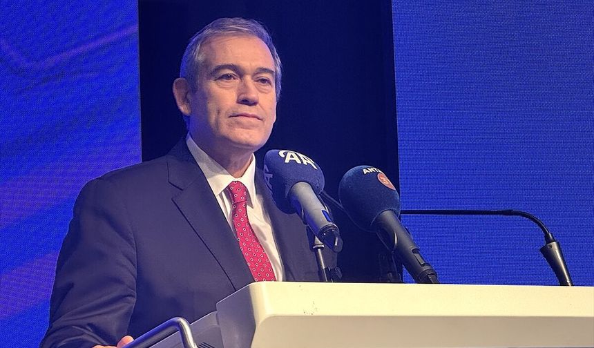 Antalya’da “Dijital İnsan” Zirvesi Düzenlendi