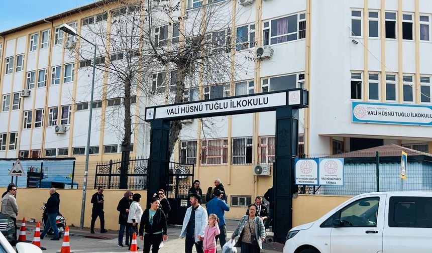 Muratpaşa’daki okulda yangın paniği