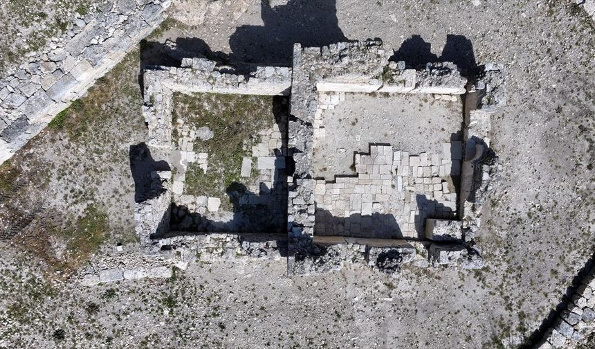 Sillyon Antik Kenti’nde Osmanlı köy meydanı ortaya çıkarıldı