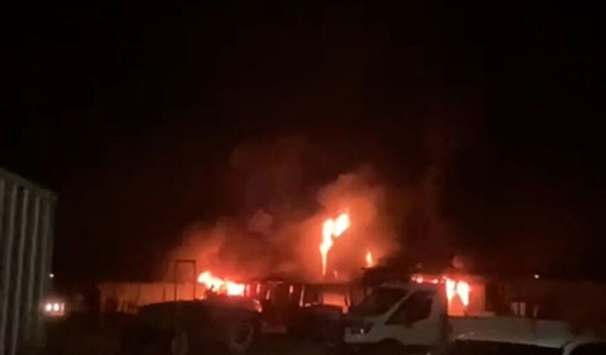 Manavgat’ta muz tesisinde yangın hasara yol açtı