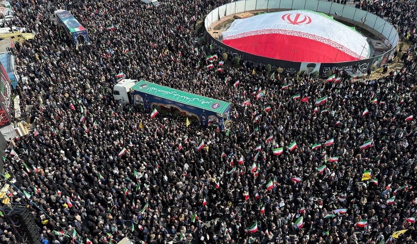 Tahran’da Ali Laricani için cenaze töreni düzenlendi