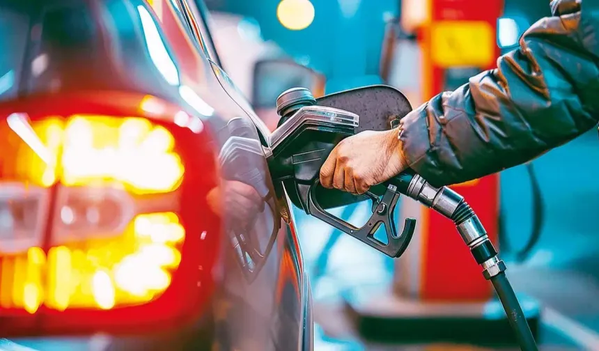 Motorine zam var mı? Bu gece motorine ne kadar zam gelecek?