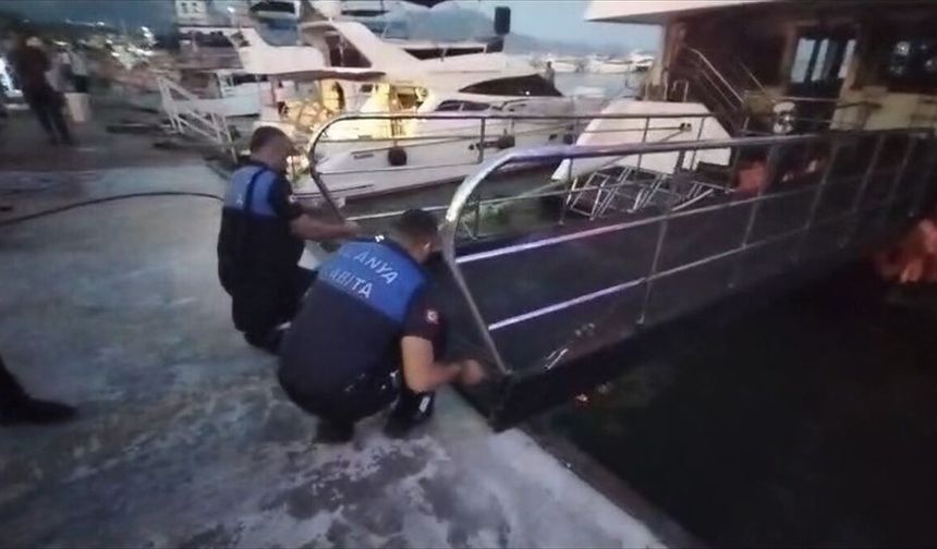 Alanya’da kavga eden iki tur teknesi mühürlendi