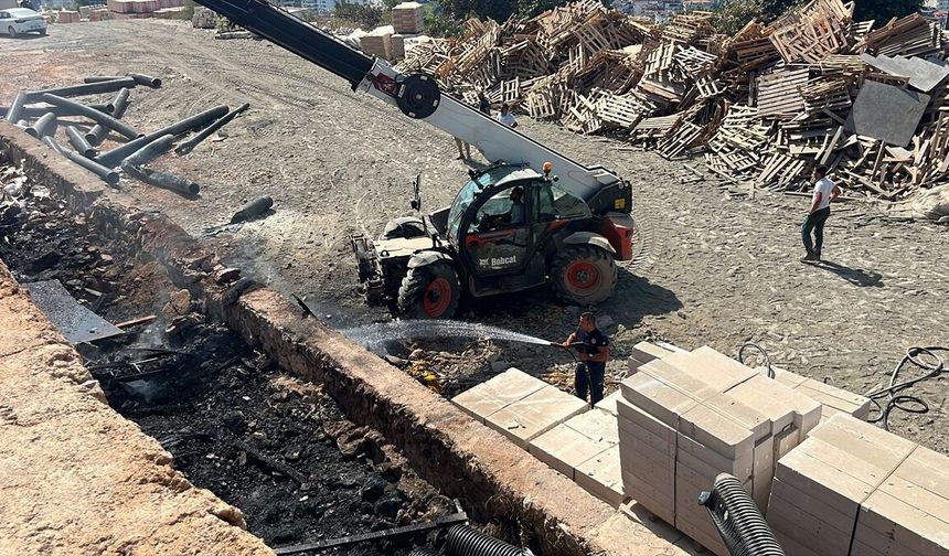 Alanya’da üniversite inşaatında yangın çıktı
