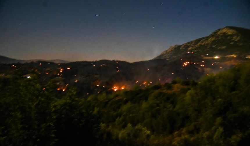 Antalya’da 3 orman yangını kontrol altında, Sapadere sürüyor
