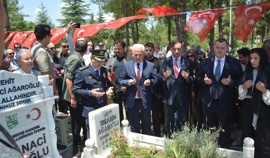 Şehit Yasin Naci Ağaroğlu kabri başında anıldı