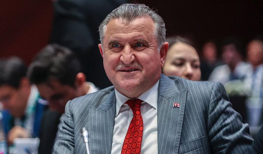 Bakan Bak: Gençlerimizin kariyer planlamalarına destek oluyoruz