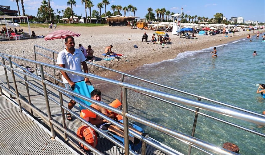 Antalya’daki engelsiz plajlardan 45 bin kişi yararlandı