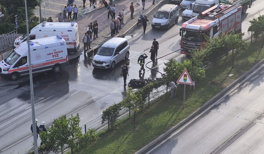 Alanya’da seyir halindeki elektrikli motosiklet yandı