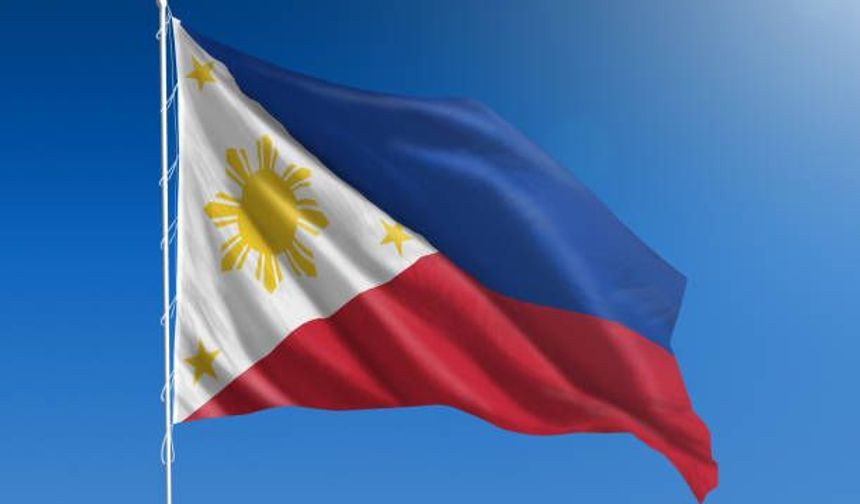Filipinler'de iki askeri eğitim uçağı havada çarpıştı: 4 pilot hayatını kaybetti
